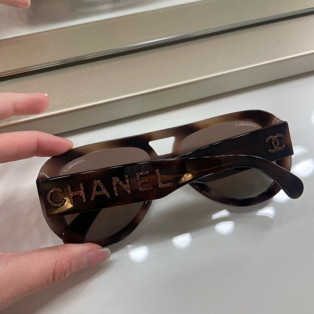 CHANEL sunglasses